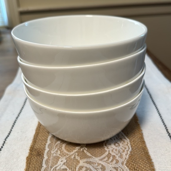 Hotel Collection Bone China, Dishwasher and microwave safe - Picture 3 of 7